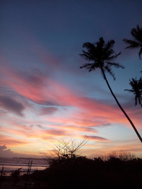 Relax Beach Resort Weligama Exterior photo